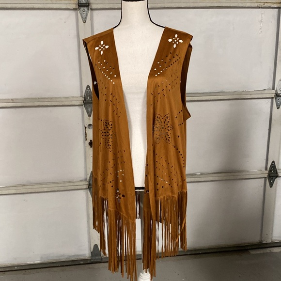 Pretty Relish Noless NWT faux suede floral cut out fringe vest size 3XL - Picture 1 of 12